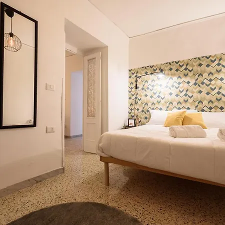 Apartment Piazza Gesu E Maria 4 *