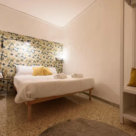 Piazza Gesu E Maria 4 Apartment *