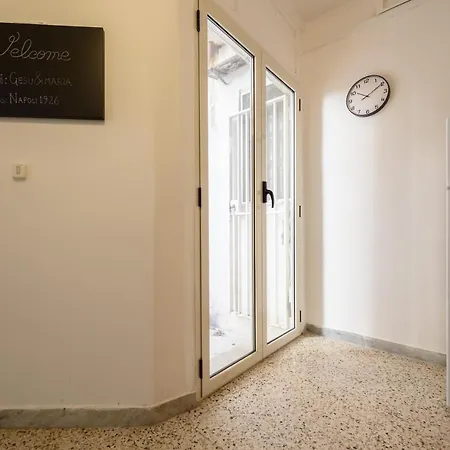 Piazza Gesu E Maria 4 Apartment